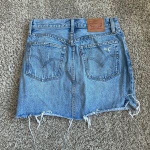 Levi denim Skirt!!